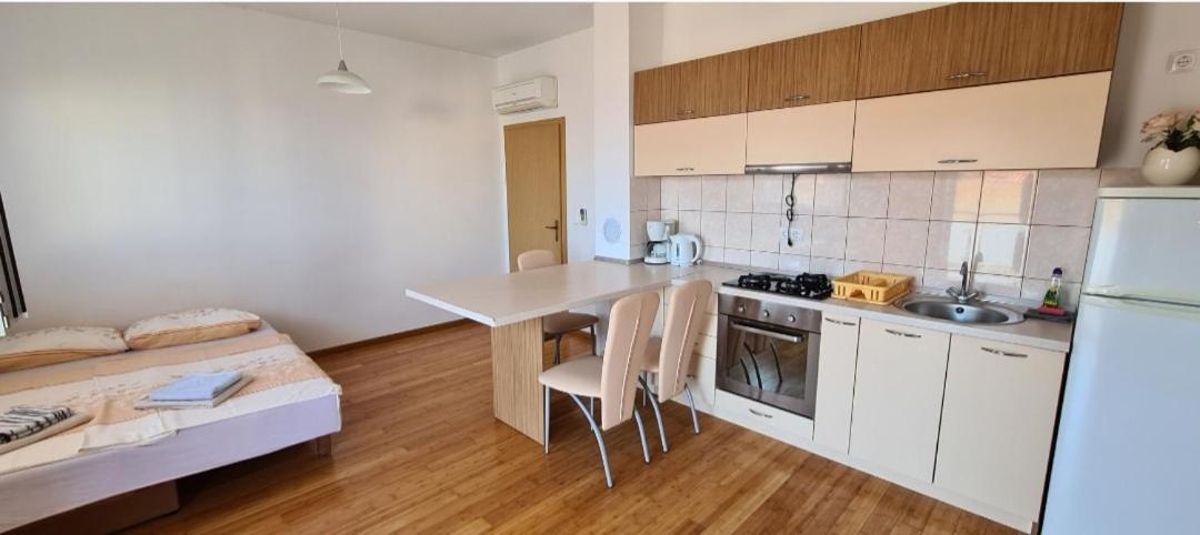 Apartmani Gizela Сегет Доньи Номер фото